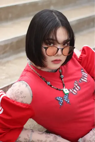 ミディアム 鈴木 彩女のヘアスタイル