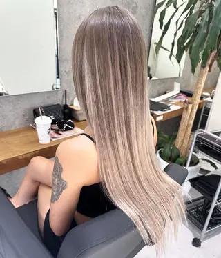 ロング カラー ヘアアレンジ vizz by el yts 北谷エクステのヘアスタイル