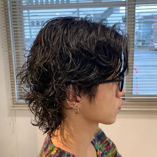 ミディアム ハッシュ・ウルフ🐺 小顔レイヤー松山直史のヘアスタイル
