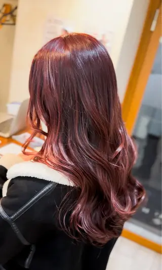 ロング 飯星慧斗 /ブリーチ、縮毛矯正のヘアスタイル