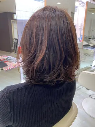 ミディアム 鬼澤 なお子のヘアスタイル