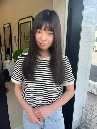 セミロング カラー ヘアアレンジ 🫧umu.🫧韓国 /レイヤー/ハッシュのヘアスタイル