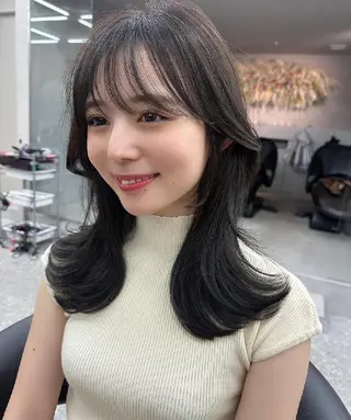 カラー ミディアム Lond Roleのヘアスタイル