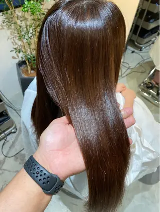 セミロング 必ず笑顔で帰っていた だきます！安田祐貴のヘアスタイル