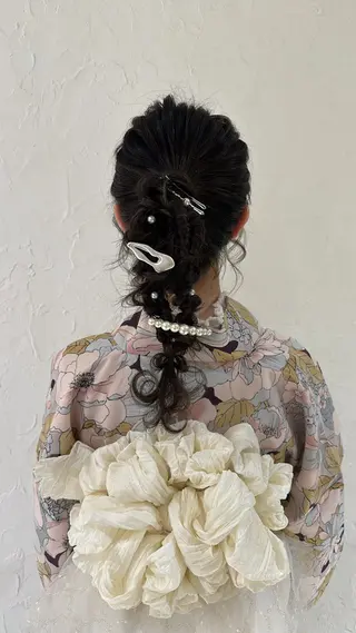 セミロング ヘアアレンジ 吉野 華乃のヘアスタイル