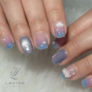 ネイル LAVISH nanamiのネイルデザイン