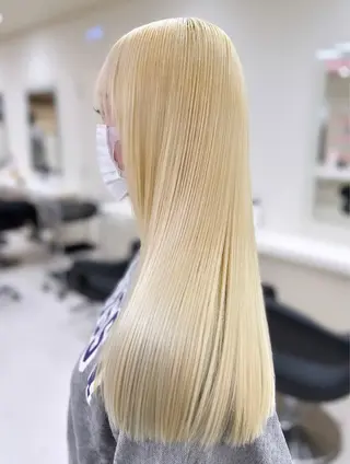 ロング カラー 🖤ハイトーン× レイヤー🖤SARAのヘアスタイル