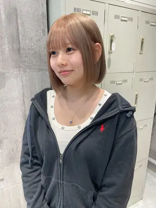 ミディアム カラー 沢井 優衣のヘアスタイル