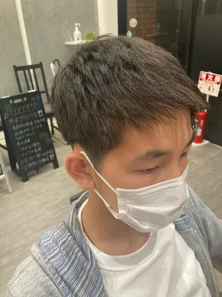 メンズ ミルクティー量産💙 💙ブリーチ特化💙のヘアスタイル