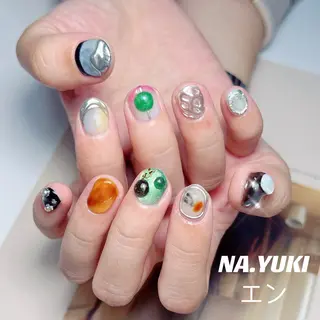 ネイル 🦋 Queenieのネイルデザイン