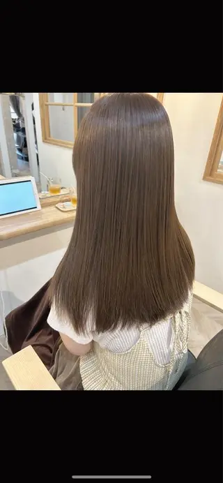 セミロング ayumi ／透明感カラーのヘアスタイル