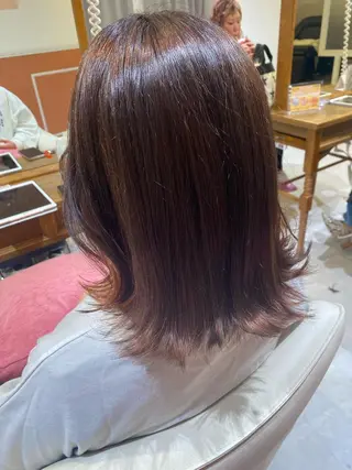 ミディアム カラー 梛木 唯のヘアスタイル