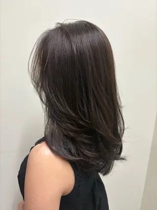 ミディアム ミディアムレイヤー/ 艶カラーNorikaのヘアスタイル