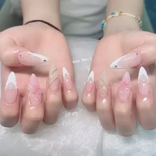 ネイル Hin Nailsのネイルデザイン