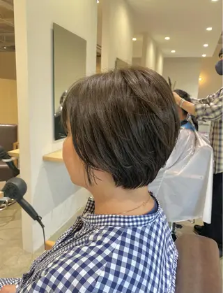 ショート 酸性ストレート/ブリ ーチなしWカラー河本のヘアスタイル