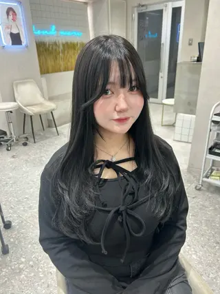 ロング カラー あ い か 🎀 レイヤーカットのヘアスタイル