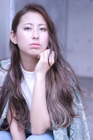セミロング カラー 及川 光のヘアスタイル