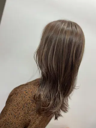 セミロング AKI💛 すみれのマツエク・マツパデザイン