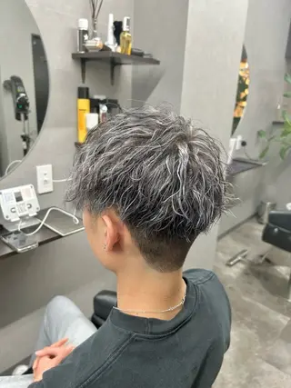 ショート カラー パーマ メンズ ゲーマー美容師 KENTOのヘアスタイル