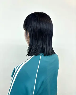 ミディアム 葉 /レイヤーカットのヘアスタイル