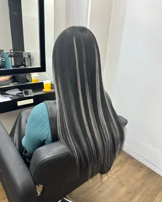 ロング 韓国ヘア×ハイトーン AYA💫のヘアスタイル