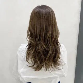 カラー 岩浪 志歩のヘアスタイル
