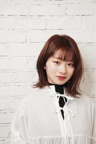 ミディアム 飯塚 七海のヘアスタイル