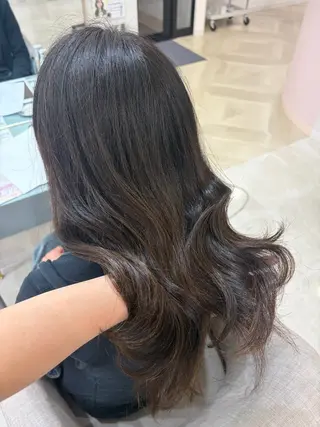 カラー やぶかみ りんのヘアスタイル