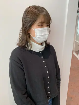 ショート カラー 片岡 由依のヘアスタイル