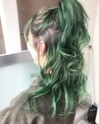 ミディアム カラー 岩谷/ブリーチ 🪽透明感カラーのヘアスタイル