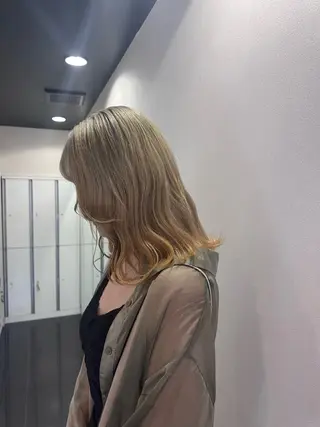カラー ブリーチカラー/ベー ジュ/Hono🦖のヘアスタイル