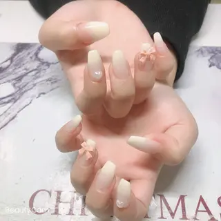 ネイル ガレンドウ 白澤 愛子のネイルデザイン