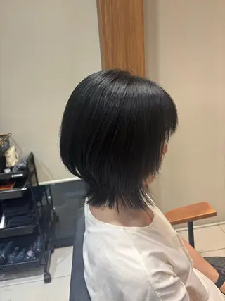 ミディアム 小嶺 歩夏のヘアスタイル