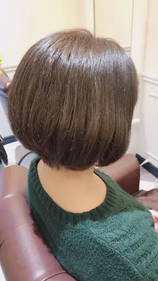 ショート カラー 粟田 めぐみのヘアスタイル