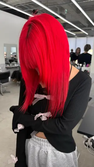 ミディアム カラー 八代 珠羽のヘアスタイル