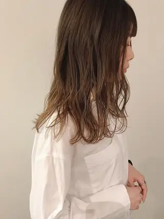 セミロング カラー 市川 千夏のヘアスタイル