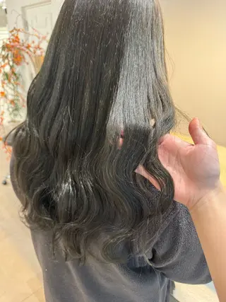 ロング カラー 吉田 美咲のヘアスタイル