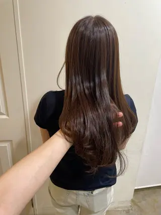 ロング カラー MIOベージュカラー 柔らかいカラーのヘアスタイル