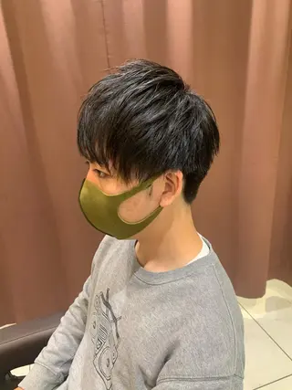 ショート メンズ ハイトーン特化 川井優汰のヘアスタイル