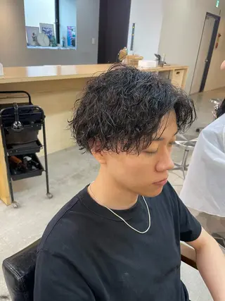 ショート パーマ メンズ マエダ リョウのヘアスタイル