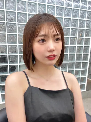 ショート レイヤーカット /透明感カラー西田のヘアスタイル