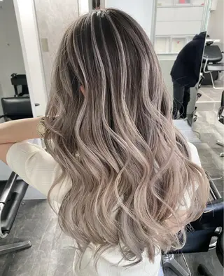 カラー 草島 友樹のヘアスタイル