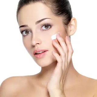 ショート カラー パーマ ヘアアレンジ メンズ キッズ ネイル マツエク・マツパ アイブロウ Chloe-クロエ- 脱毛/フェイシャルのエステ・リラクイメージ