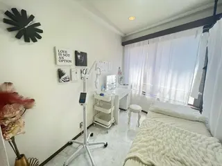 ショート カラー パーマ ヘアアレンジ メンズ キッズ ネイル マツエク・マツパ アイブロウ 【ハーブ×毛穴洗浄】 THE MORE千葉のエステ・リラクイメージ