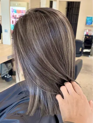 カラー HIRO ✂︎のヘアスタイル