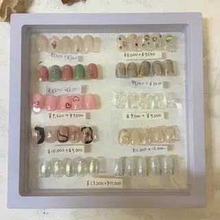ネイル パーツたくさん🍓 SUMIのネイルデザイン