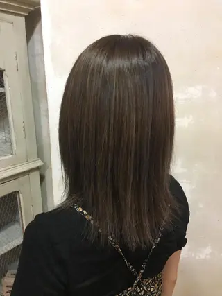 ミディアム カラー 井上 日菜乃のヘアスタイル