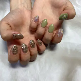 ネイル 野々山 亜美のネイルデザイン