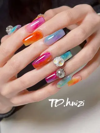 セミロング めぐみのネイルサロン スタッフ練習のネイルデザイン