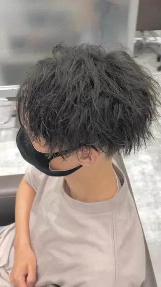ショート カラー パーマ メンズ 関西センターパート メンズモデル募集のヘアスタイル